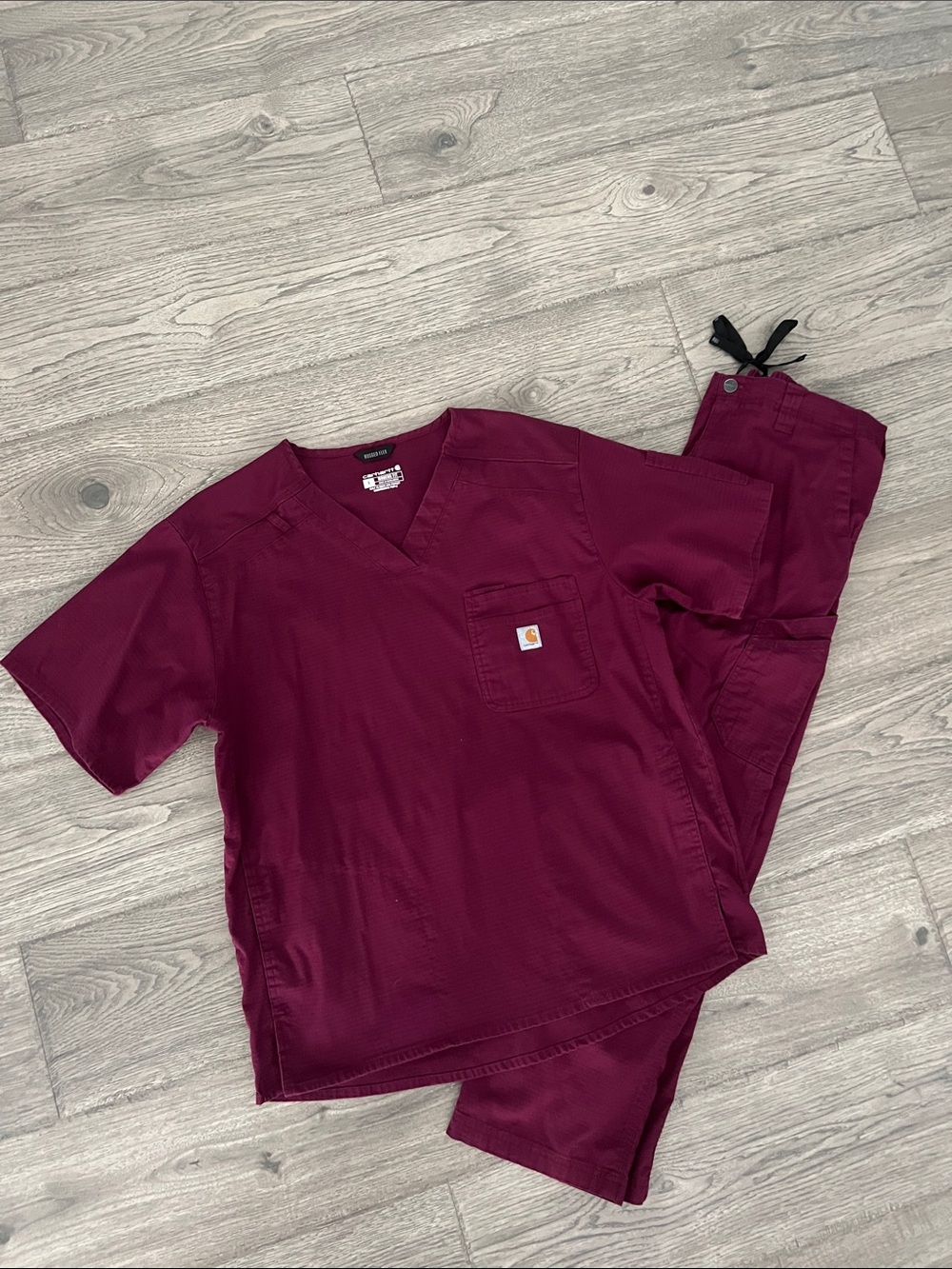 Carhartt Men's Maroon V-Neck Scrub Set with Pocket Logo